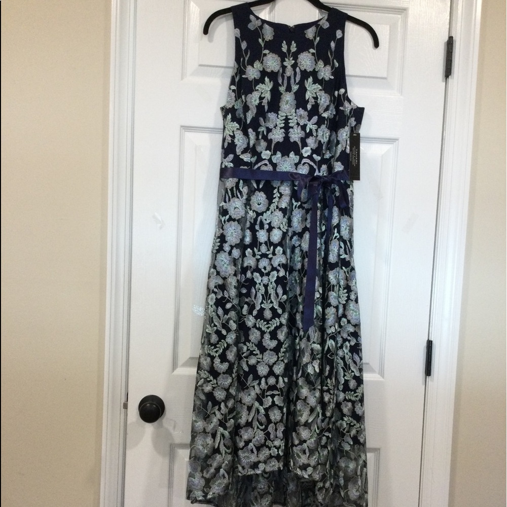 Tahari Arthur Levine Collection, Navy/Mint Size 8P